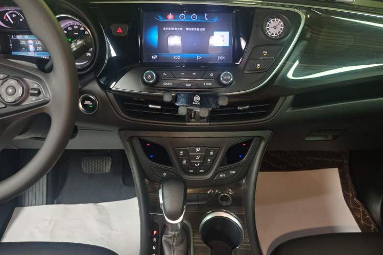 Used Buick Envision 2018 20T Two-Wheel-Drive Leading Model Audio And AC Panel