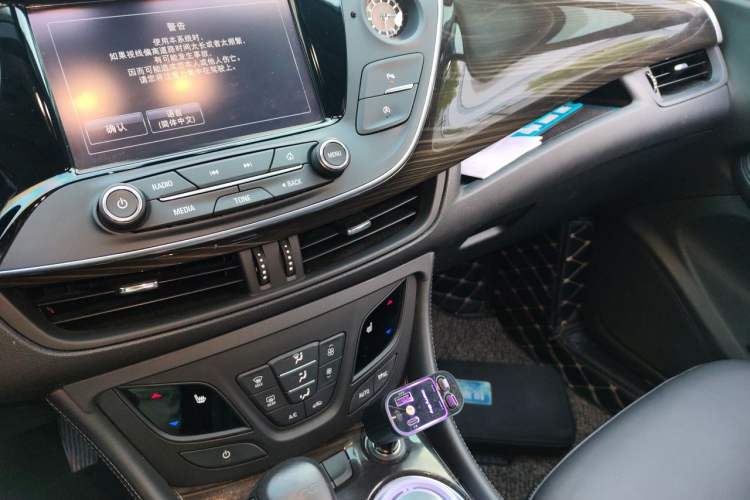 Used Buick Envision 2018 20T Two-Wheel-Drive Elite Model Audio And AC Panel