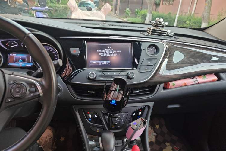 Used Buick Envision 2018 20T Two-Wheel-Drive Elite Model Audio And AC Panel