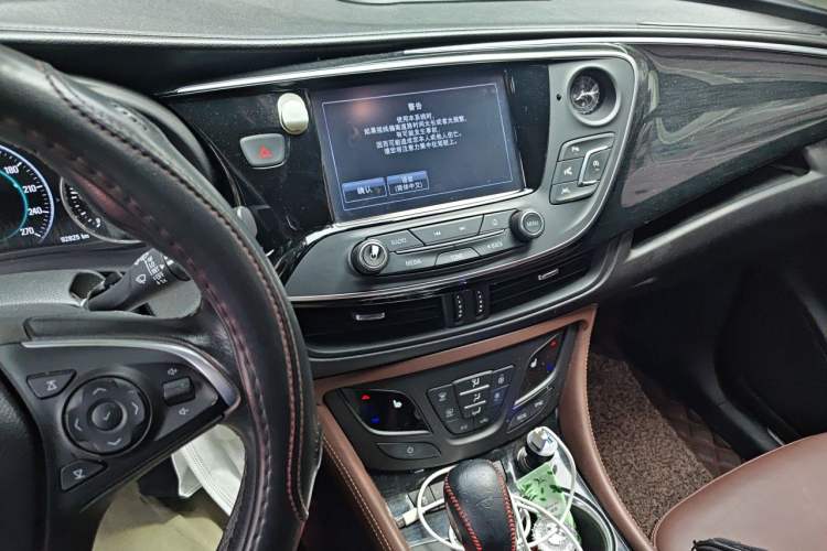 Used Buick Envision 2018 28T Four-Wheel Drive Luxury Model Audio And AC Panel