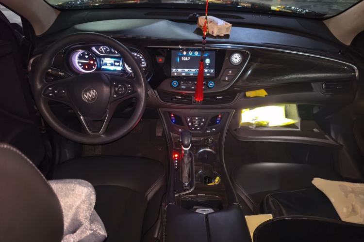 Used Buick Envision 2018 20T Two-Wheel-Drive Leading Model Center Console