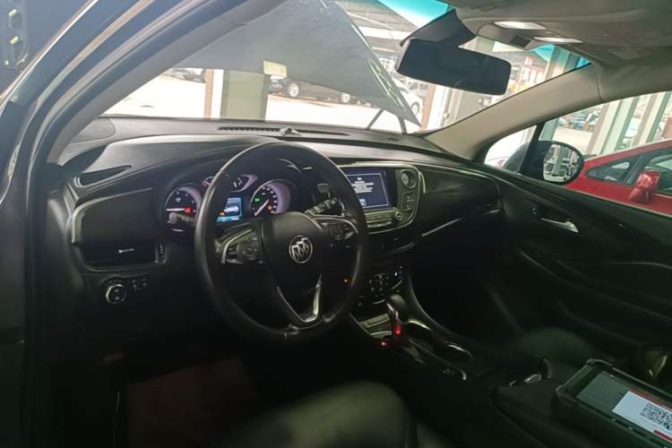 Used Buick Envision 2018 20T Two-Wheel-Drive Elite Model Center Console