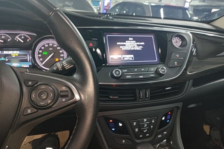 Used Buick Envision 2018 20T Two-Wheel-Drive Elite Model Center Console