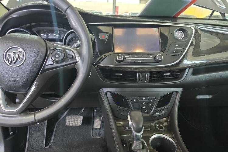 Used Buick Envision 2018 20T Two-Wheel-Drive Elite Model Center Console