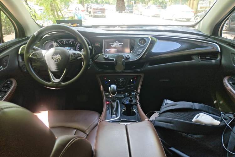 Used Buick Envision 2018 28T Four-Wheel Drive Elite Version Center Console