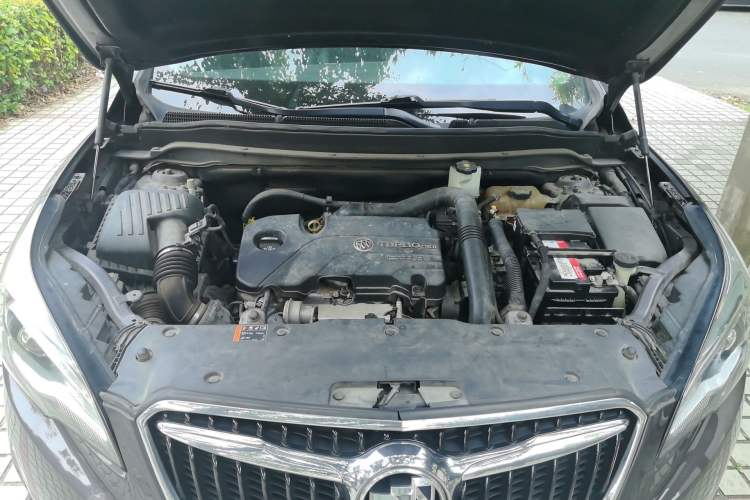 Used Buick Envision 2018 20T Two-Wheel-Drive Elite Model Engine Bay