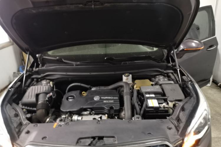 Used Buick Envision 2018 20T Two-Wheel-Drive Elite Model Engine Bay