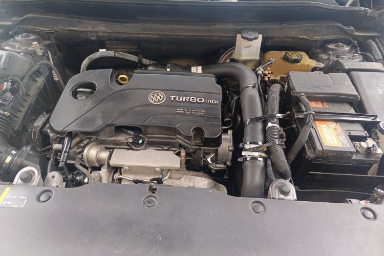 Used Buick Envision 2018 20T Two-Wheel-Drive Elite Model Engine Bay
