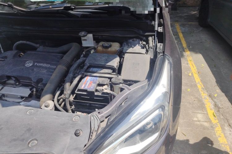 Used Buick Envision 2018 20T Two-Wheel-Drive Elite Model Engine Bay Left