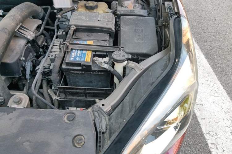 Used Buick Envision 2018 28T Four-Wheel Drive Luxury Model Engine Bay Left