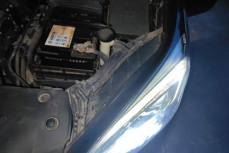 Used Buick Envision 2018 28T Four-Wheel Drive Luxury Model Engine Bay Left