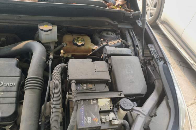 Used Buick Envision 2018 20T Two-Wheel-Drive Leading Model Engine Bay Left