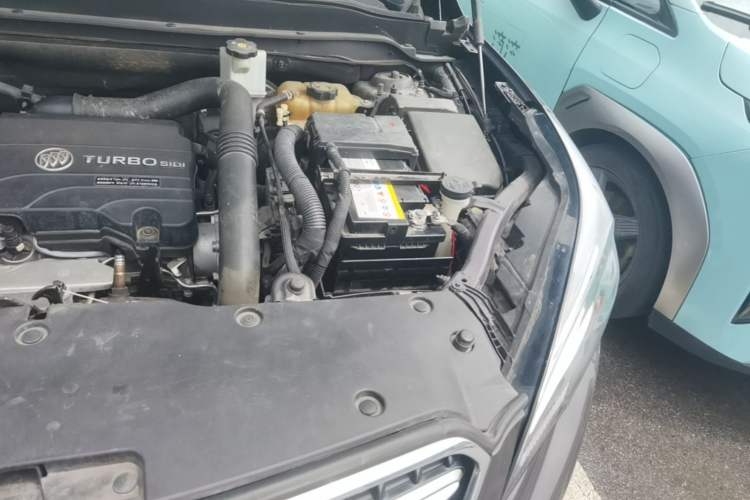 Used Buick Envision 2018 20T Two-Wheel-Drive Elite Model Engine Bay Left