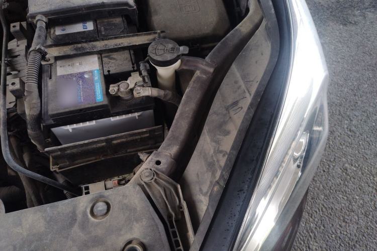 Used Buick Envision 2018 28T Four-Wheel Drive Elite Version Engine Bay Left