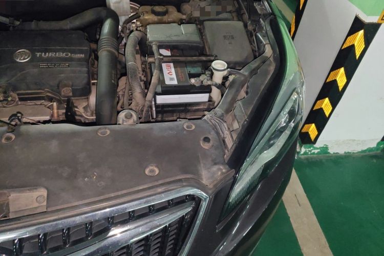 Used Buick Envision 2018 20T Two-Wheel-Drive Elite Model Engine Bay Left