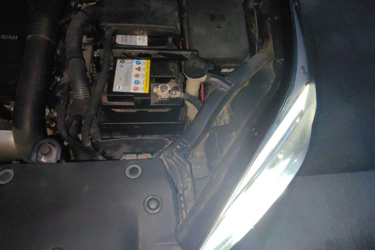 Used Buick Envision 2018 20T Two-Wheel-Drive Elite Model Engine Bay Left