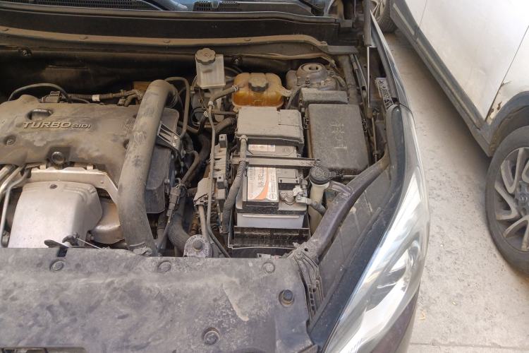 Used Buick Envision 2018 28T Four-Wheel Drive Luxury Model Engine Bay Left