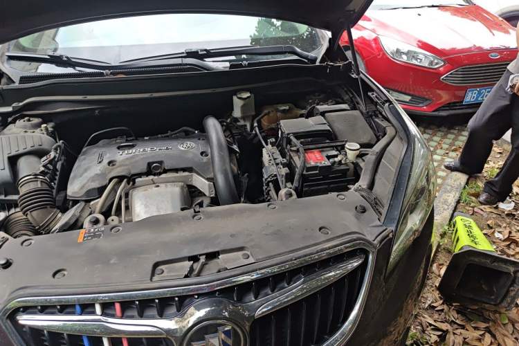 Used Buick Envision 2018 28T Four-Wheel Drive Luxury Model Engine Bay Left