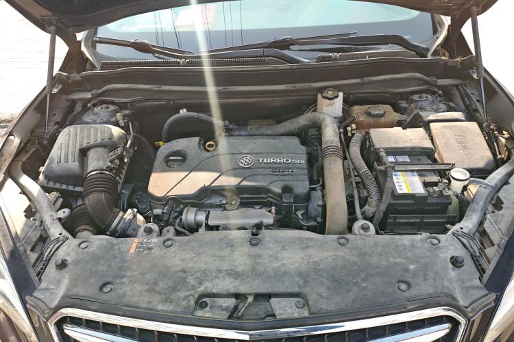 Used Buick Envision 2018 20T Two-Wheel-Drive Elite Model Engine Bay
