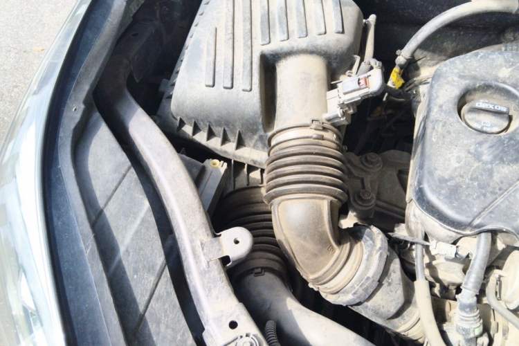 Used Buick Envision 2018 20T Two-Wheel Drive Luxury Model Engine Bay Right