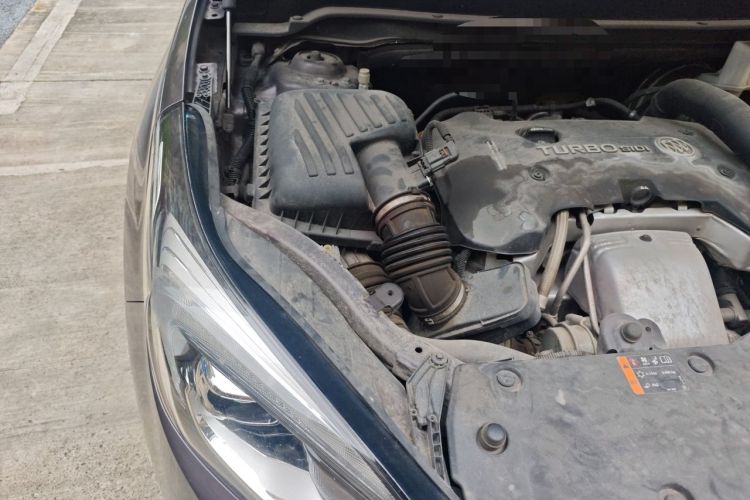Used Buick Envision 2018 28T Four-Wheel Drive Elite Version Engine Bay Right