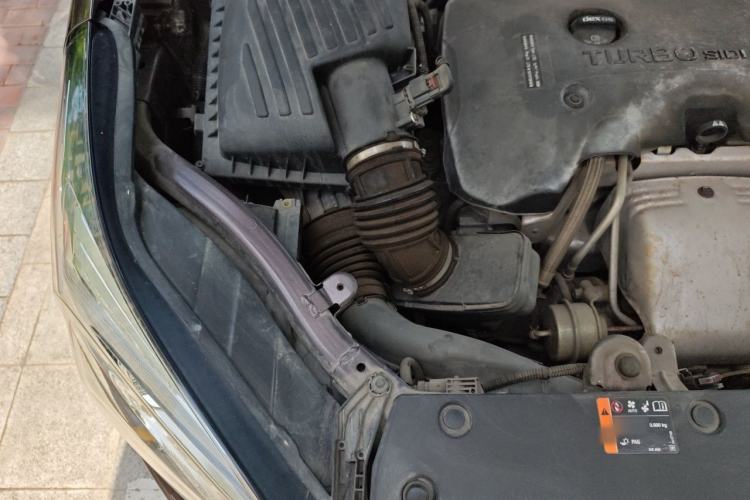 Used Buick Envision 2018 28T Four-Wheel Drive Elite Version Engine Bay Right