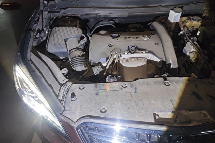 Used Buick Envision 2018 28T Four-Wheel Drive Elite Version Engine Bay Right