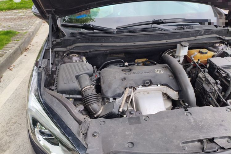 Used Buick Envision 2018 28T Four-Wheel Drive Elite Version Engine Bay Right