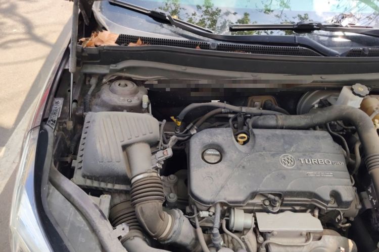 Used Buick Envision 2018 20T Two-Wheel Drive Luxury Model Engine Bay Right