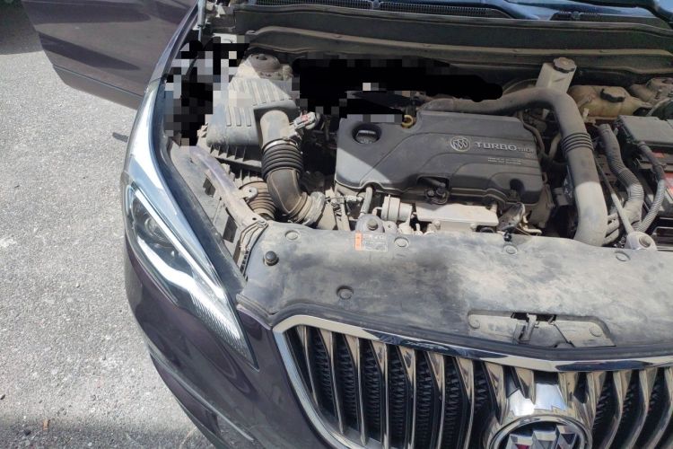Used Buick Envision 2018 20T Two-Wheel-Drive Elite Model Engine Bay Right