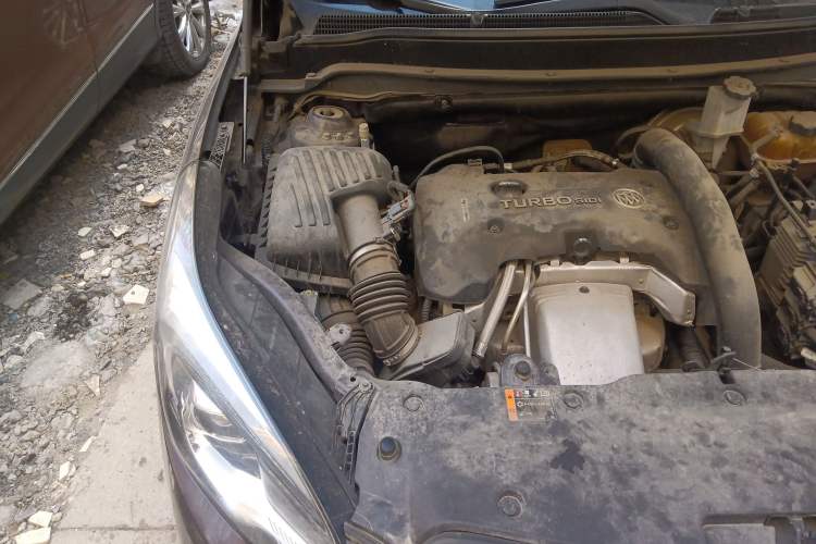 Used Buick Envision 2018 28T Four-Wheel Drive Luxury Model Engine Bay Right