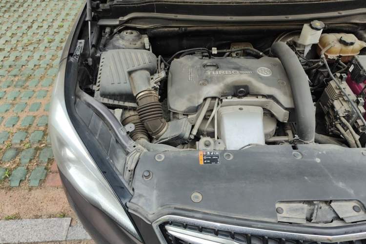 Used Buick Envision 2018 28T Four-Wheel Drive Elite Version Engine Bay Right