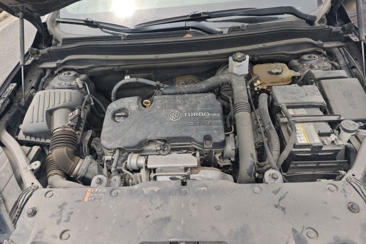Used Buick Envision 2018 20T Two-Wheel Drive Luxury Model Engine Bay