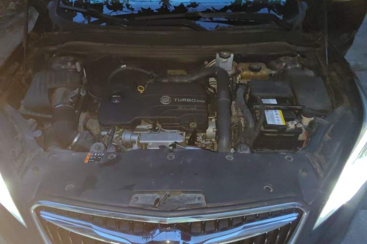 Used Buick Envision 2018 20T Two-Wheel-Drive Elite Model Engine Bay