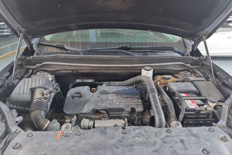 Used Buick Envision 2018 20T Two-Wheel-Drive Elite Model Engine Bay