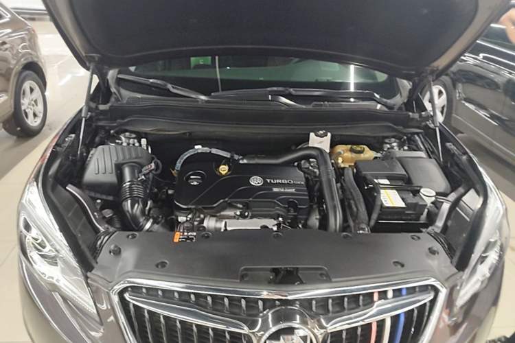 Used Buick Envision 2018 20T Two-Wheel Drive Luxury Model Engine Bay