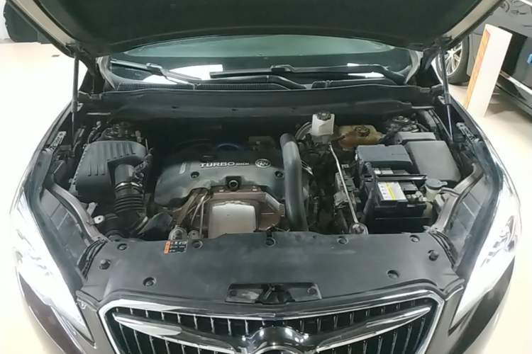 Used Buick Envision 2018 28T Four-Wheel Drive Elite Version Engine Bay