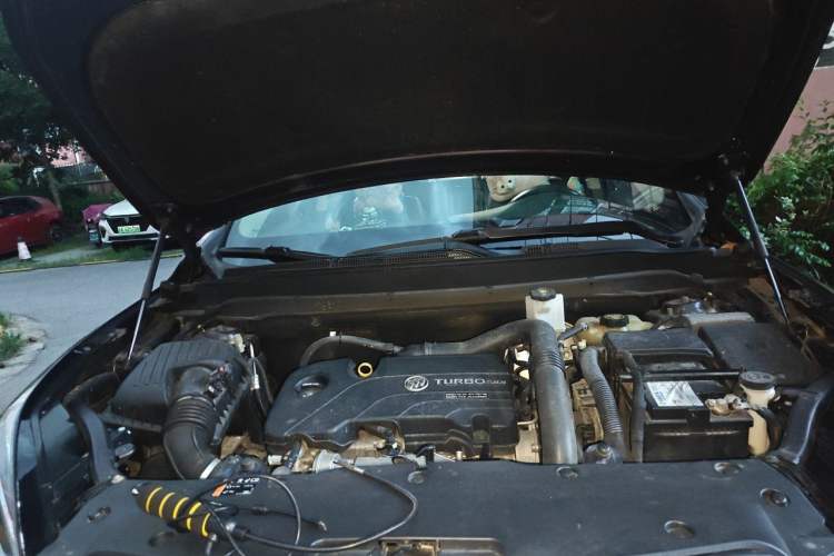Used Buick Envision 2018 20T Two-Wheel-Drive Elite Model Engine Bay