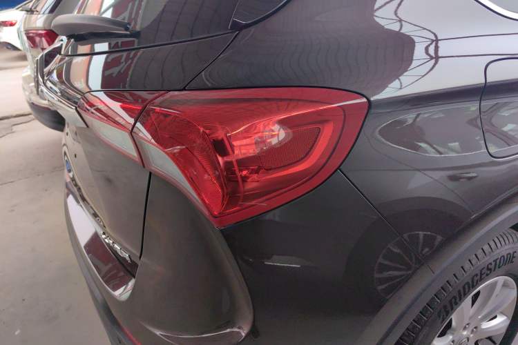 Used Buick Envision 2018 20T Two-Wheel-Drive Leading Model Exterior 3