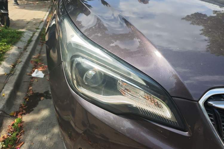 Used Buick Envision 2018 20T Two-Wheel-Drive Elite Model Exterior 6