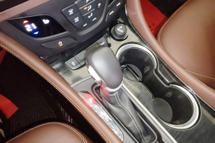 Used Buick Envision 2018 28T Four-Wheel Drive Elite Version Gear Lever