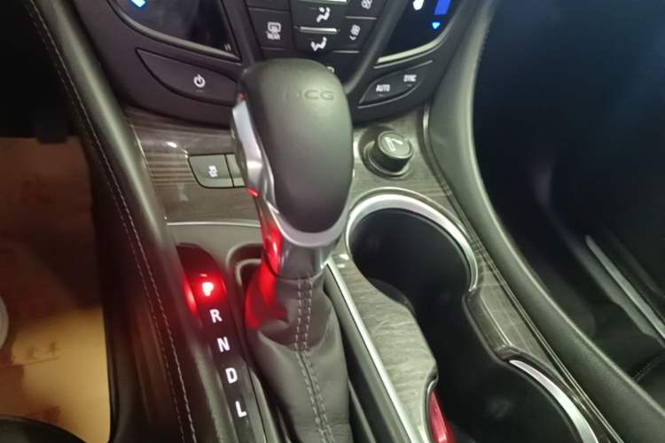 Used Buick Envision 2018 20T Two-Wheel-Drive Elite Model Gear Lever