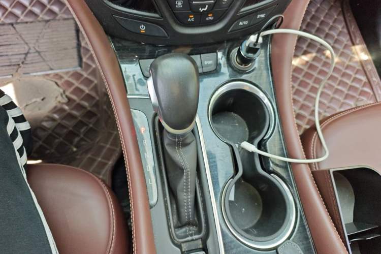 Used Buick Envision 2018 28T Four-Wheel Drive Elite Version Gear Lever