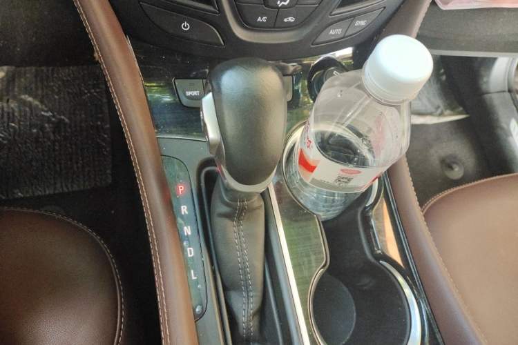 Used Buick Envision 2018 28T All-Wheel-Drive Versatile Sports Flagship Model Gear Lever