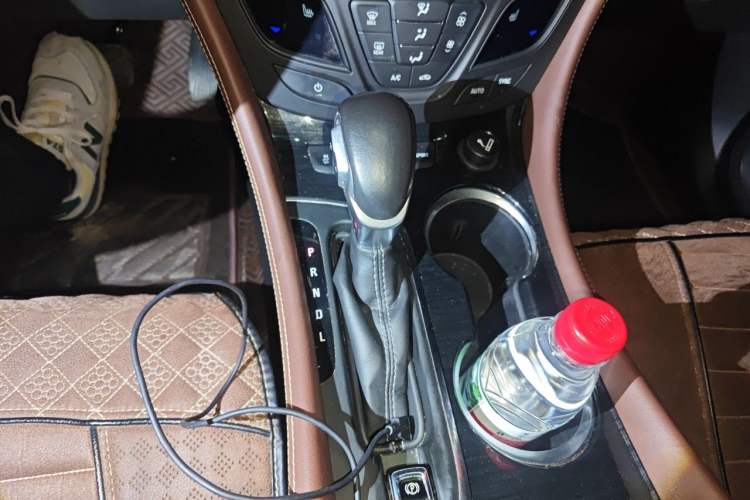 Used Buick Envision 2018 28T Four-Wheel Drive Elite Version Gear Lever