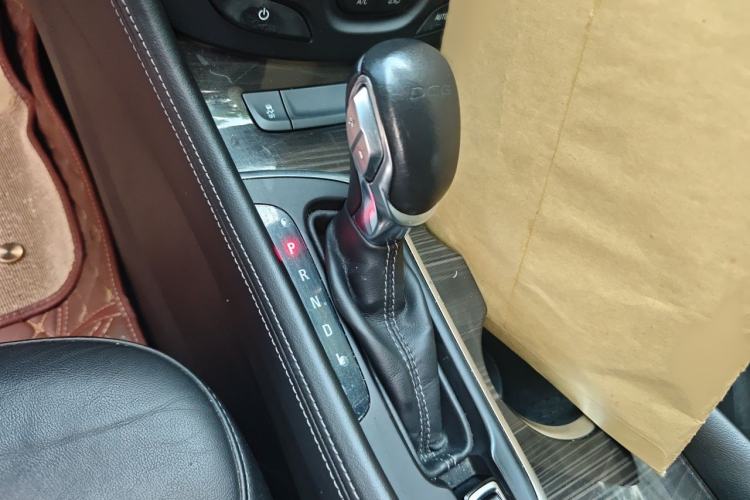 Used Buick Envision 2018 20T Two-Wheel-Drive Elite Model Gear Lever