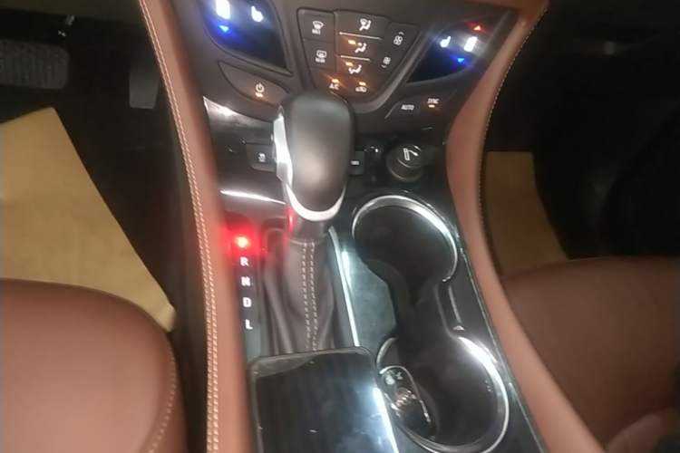 Used Buick Envision 2018 28T Four-Wheel Drive Elite Version Gear Lever