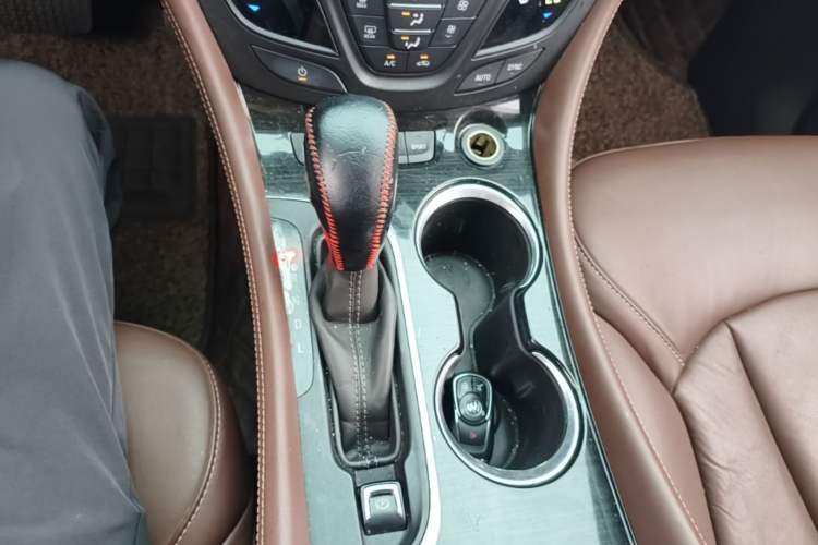 Used Buick Envision 2018 28T Four-Wheel Drive Luxury Model Gear Lever