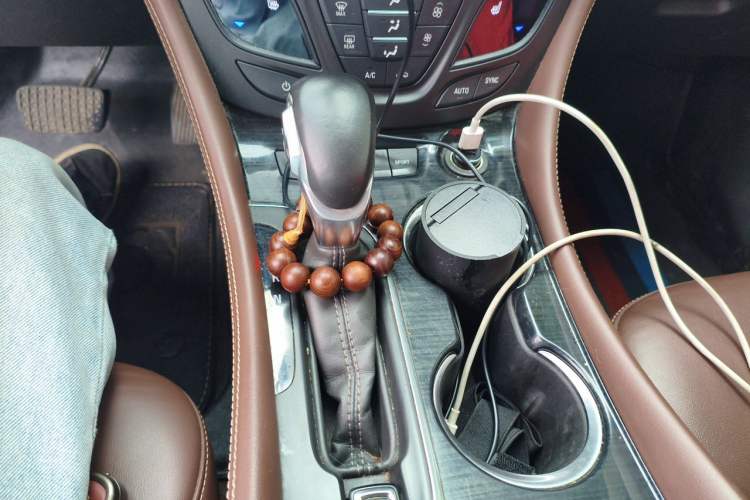 Used Buick Envision 2018 28T Four-Wheel Drive Elite Version Gear Lever