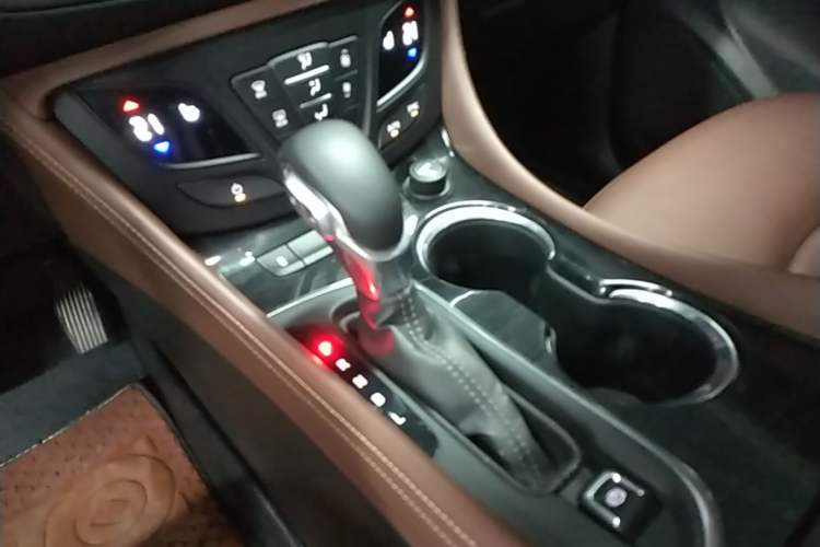 Used Buick Envision 2018 28T Four-Wheel Drive Elite Version Gear Lever